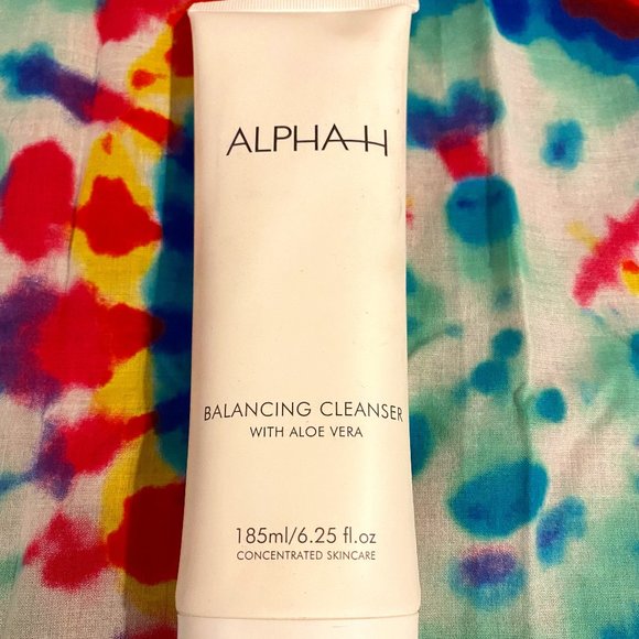 Alpha-H Balancing Cleanser - Picture 1 of 2